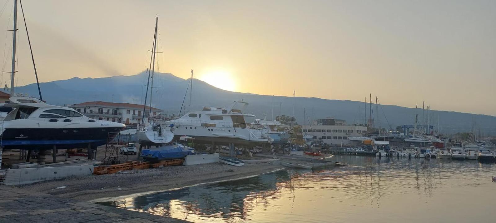 Alba Marina E Tramonti Etnei Leilighet Riposto Eksteriør bilde